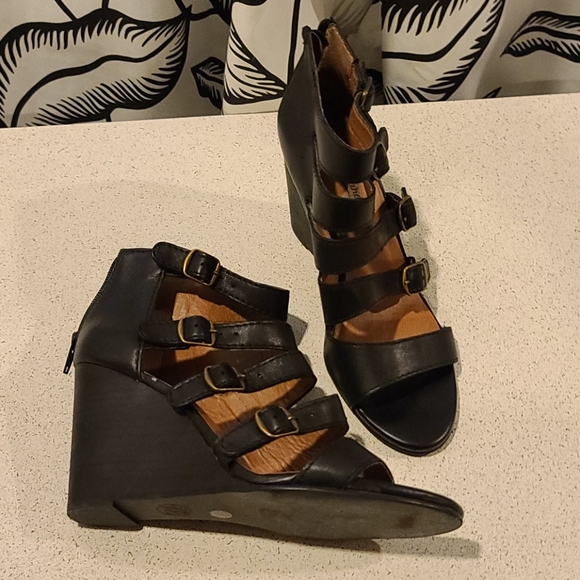 Lucky Brand Buckle Heels - Picture 2 of 7